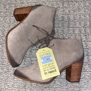 New Toms Woman Lunata lace up booties
